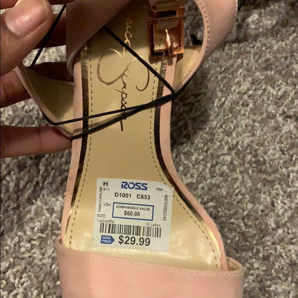 Pink Pumps - Picture 4 of 4